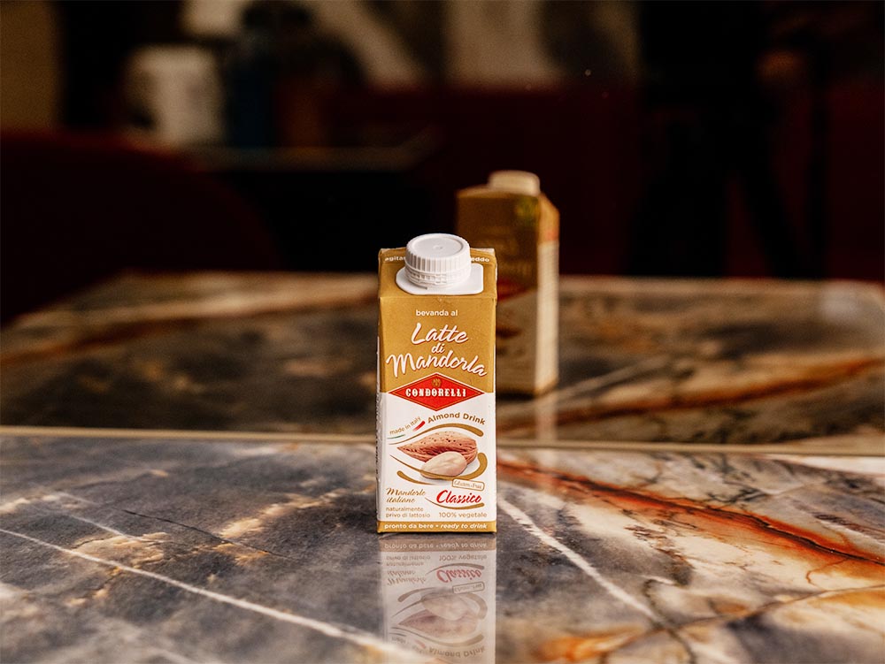 Latte di mandorla