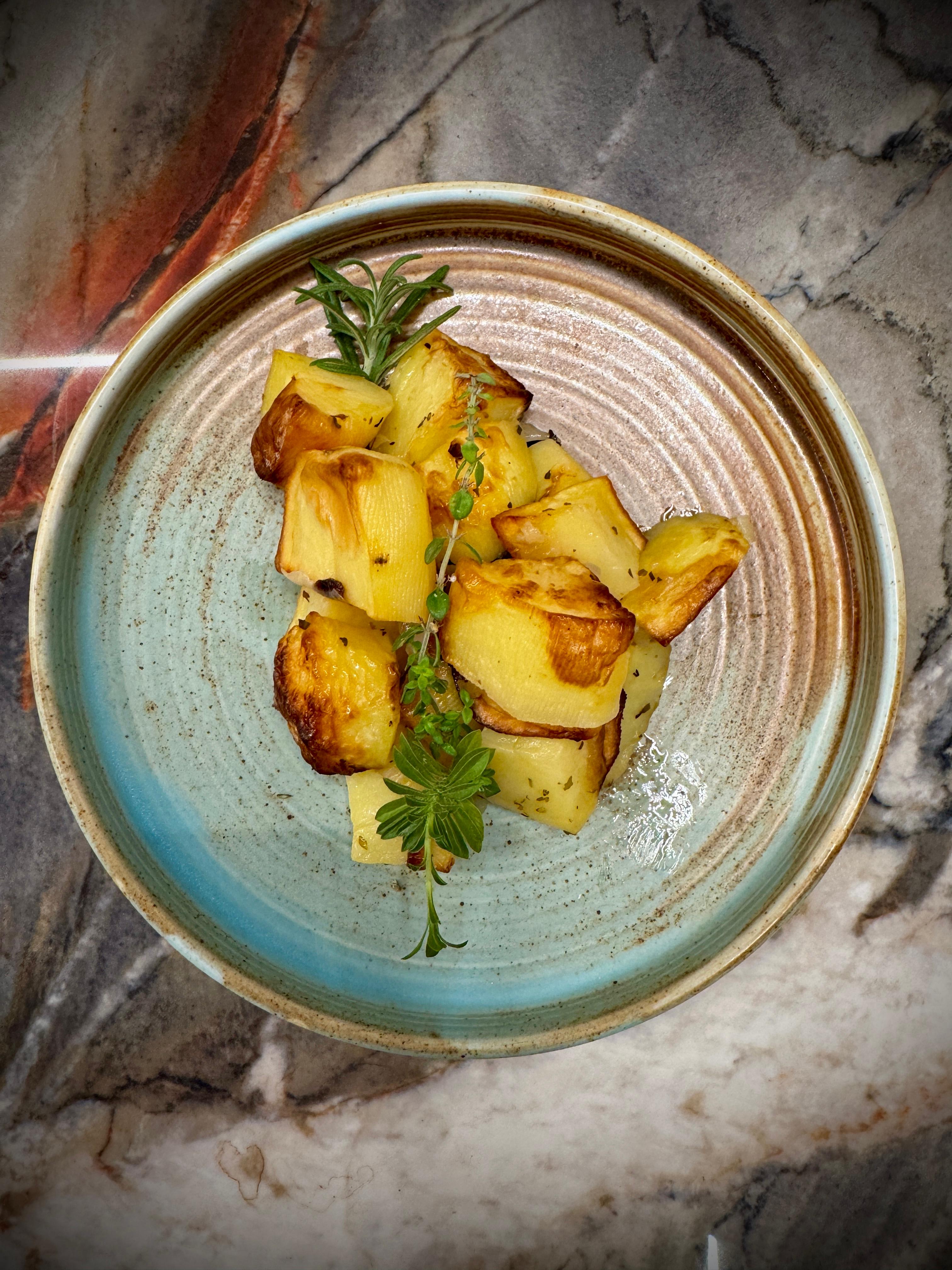 Patate al forno alle erbe mediterranee