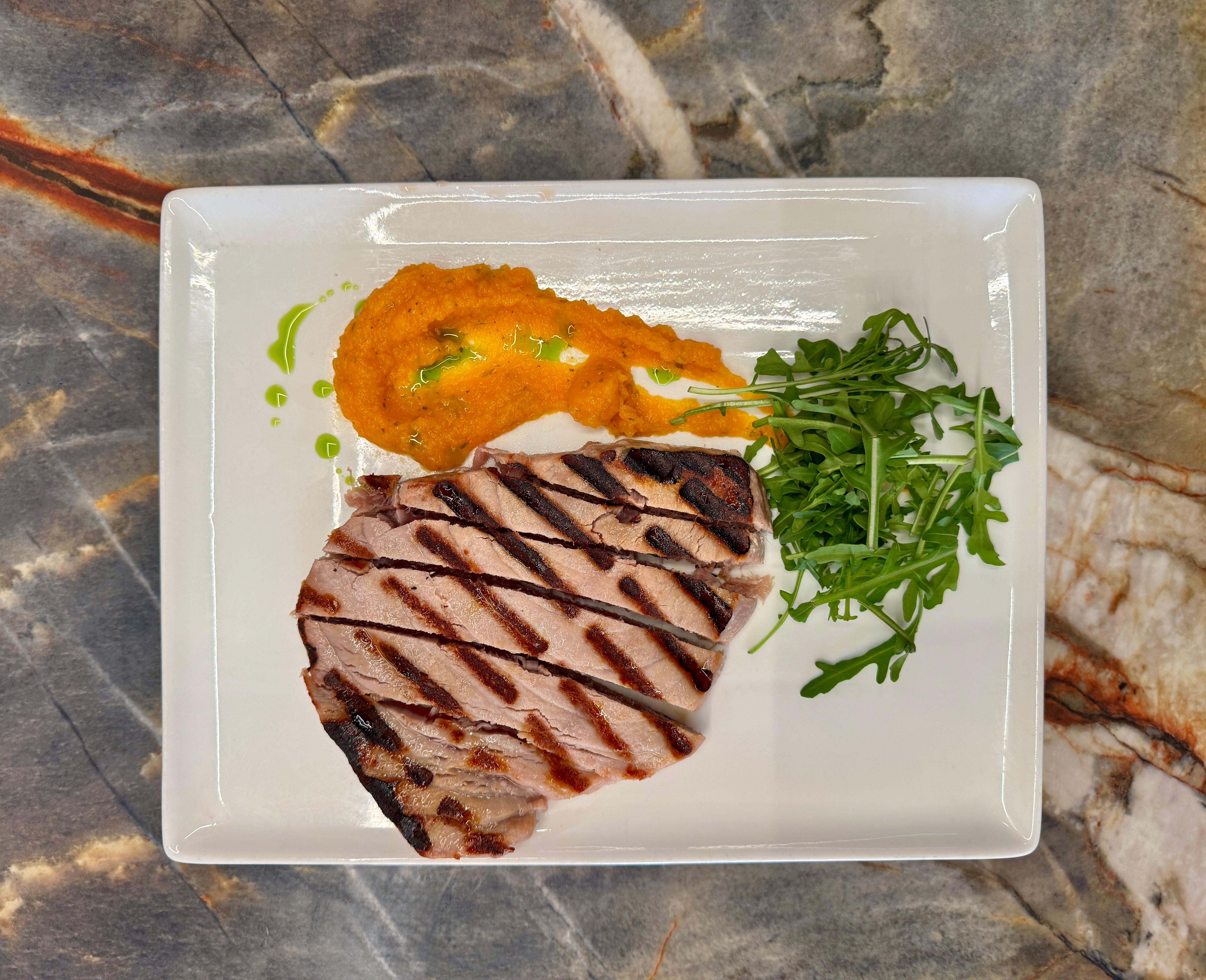 Tagliata di tonno con crema di zucca